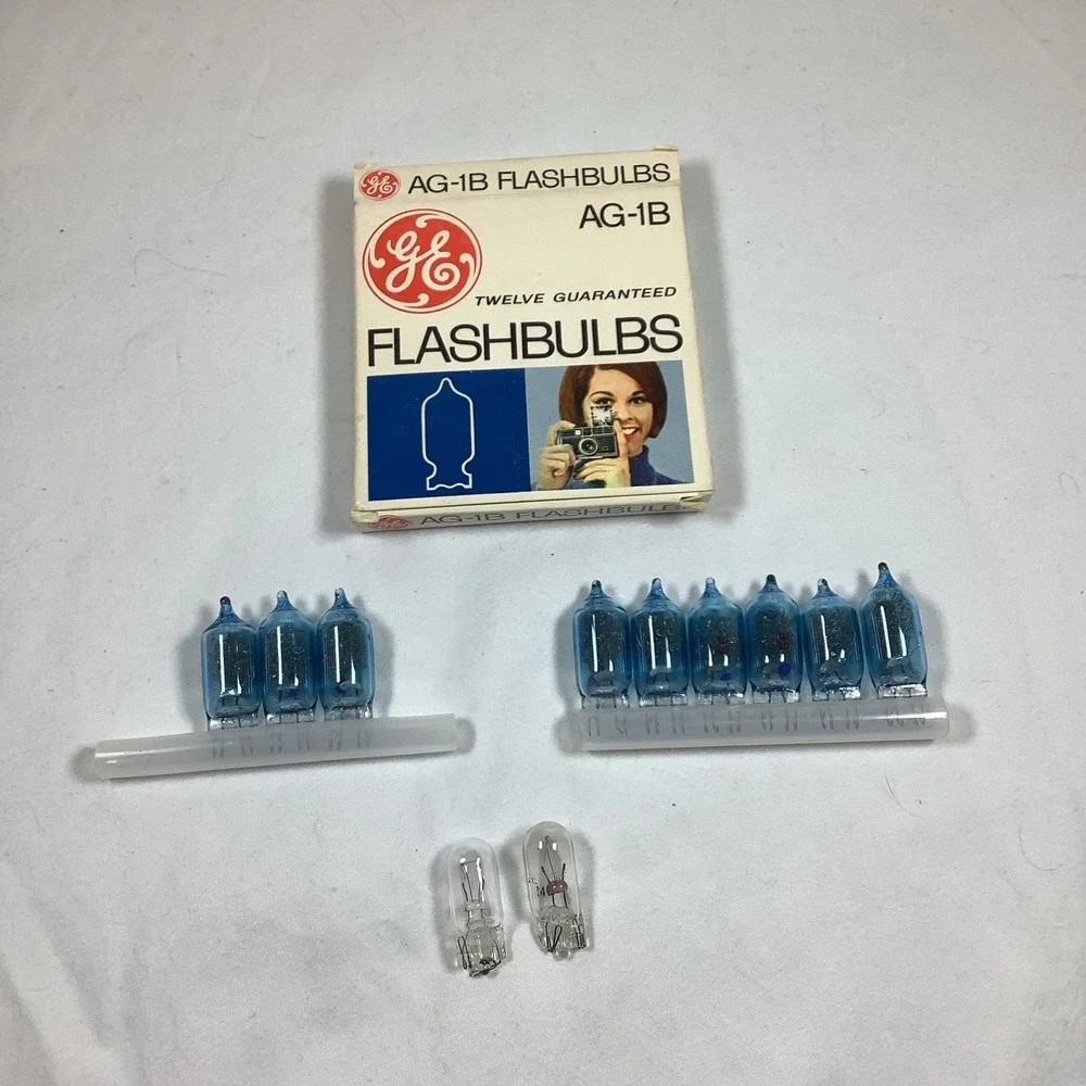 GE General Electric AG-1B Blue Flashbulbs‎ Box of 12
